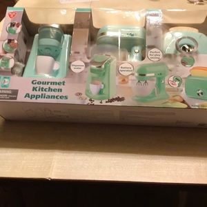 NEW IN BOX TOY APPLIANCES